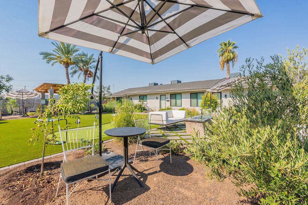 Courtyard seating area at Second Sunrise Recovery